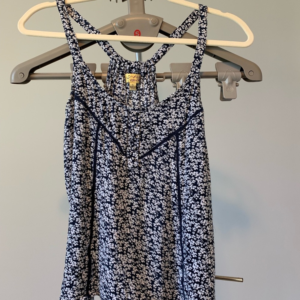 Beautiful Top For a Cookout